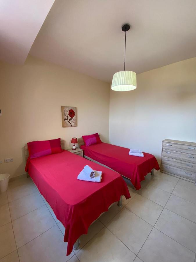 Newly Refurbished Mellieha Central Apartment Экстерьер фото