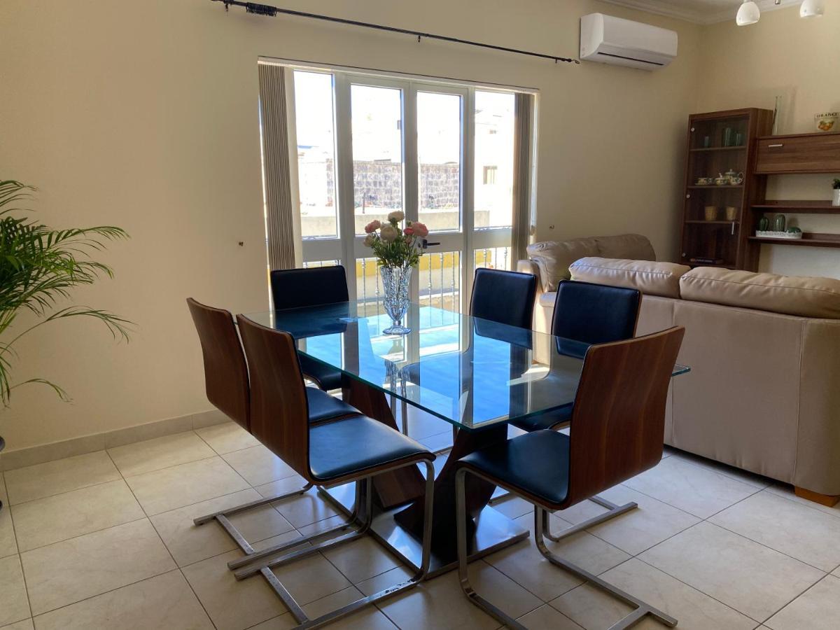 Newly Refurbished Mellieha Central Apartment Экстерьер фото